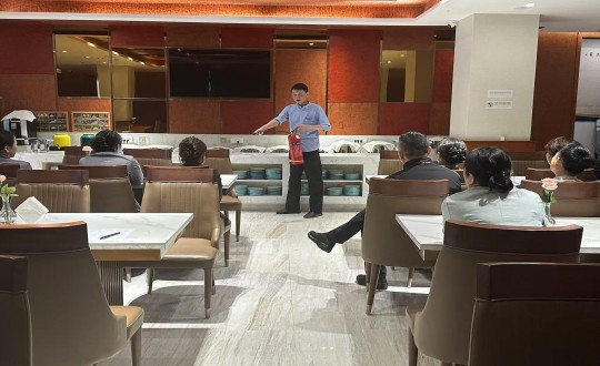 2.长白山永乐高70net旅馆组织开展消防清静培训_副本.jpg